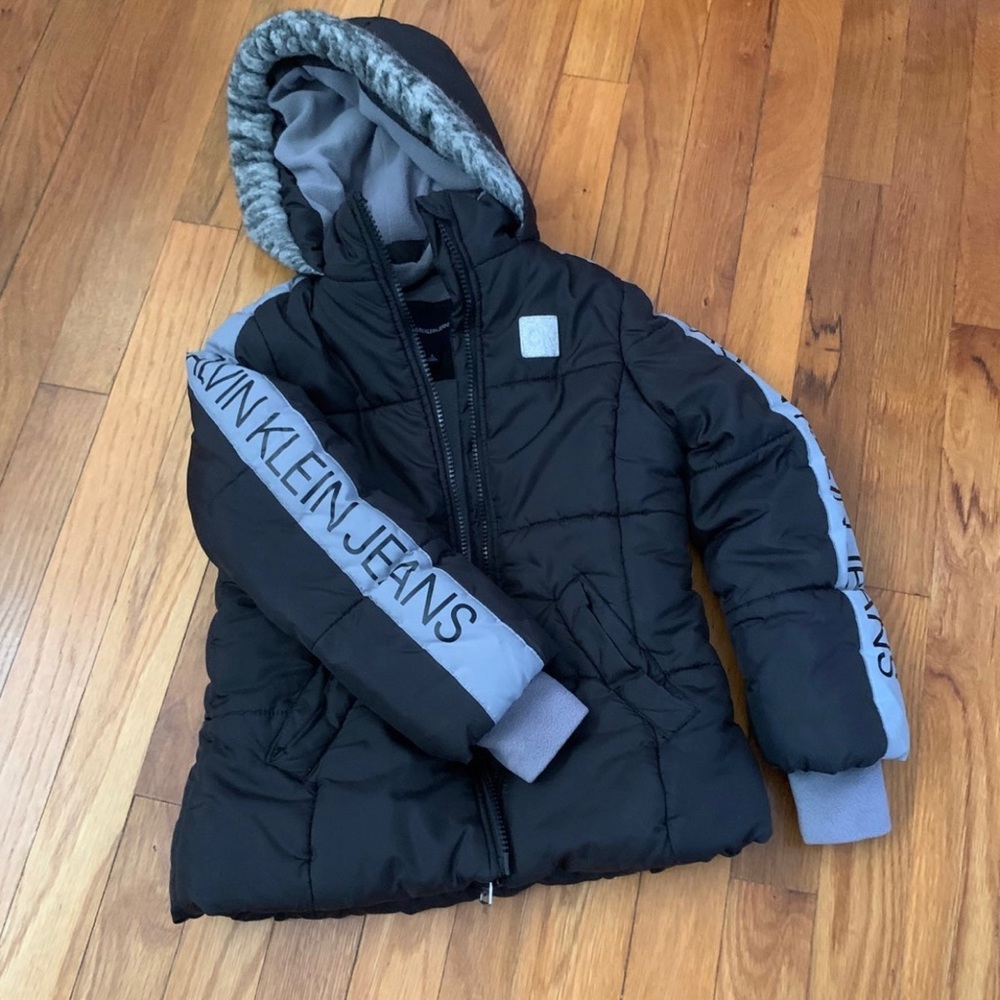 Big Kid Calvin Klein Size 5 *Used*